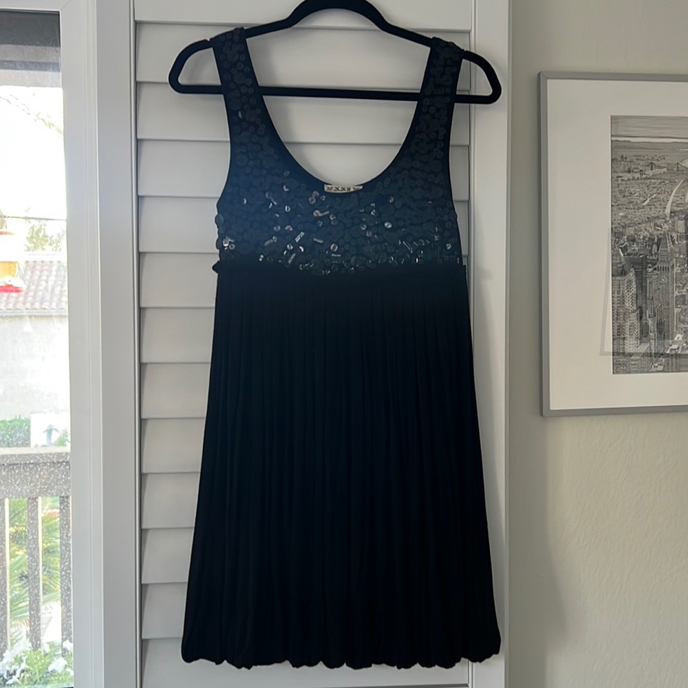 LITTLE BLACK SPARKLY DRESS SIZE SMALL